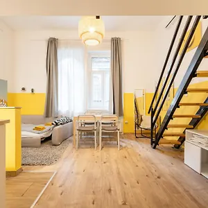 Charming In The Heart Of The Jewish Quarter W41 Yellow Apartament